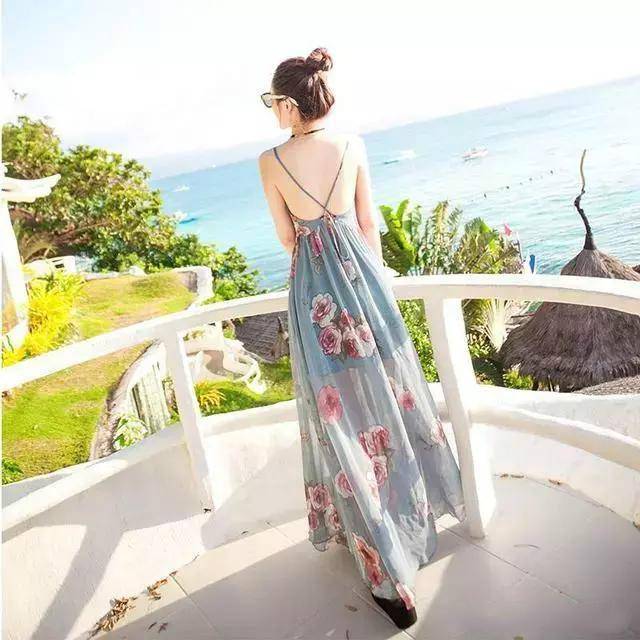 一转身的性感诱惑,露背连衣裙让你做一个最美的背影杀手