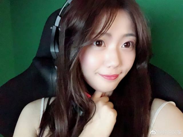 绝地求生:4am韦神女友应聘解说 第一ak蜜蜂仔c位出道?_手机搜狐网