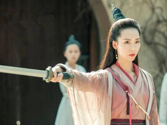 《倚天》丁敏君被金庸写丢?其实不然,书中用一个字交代了其去向