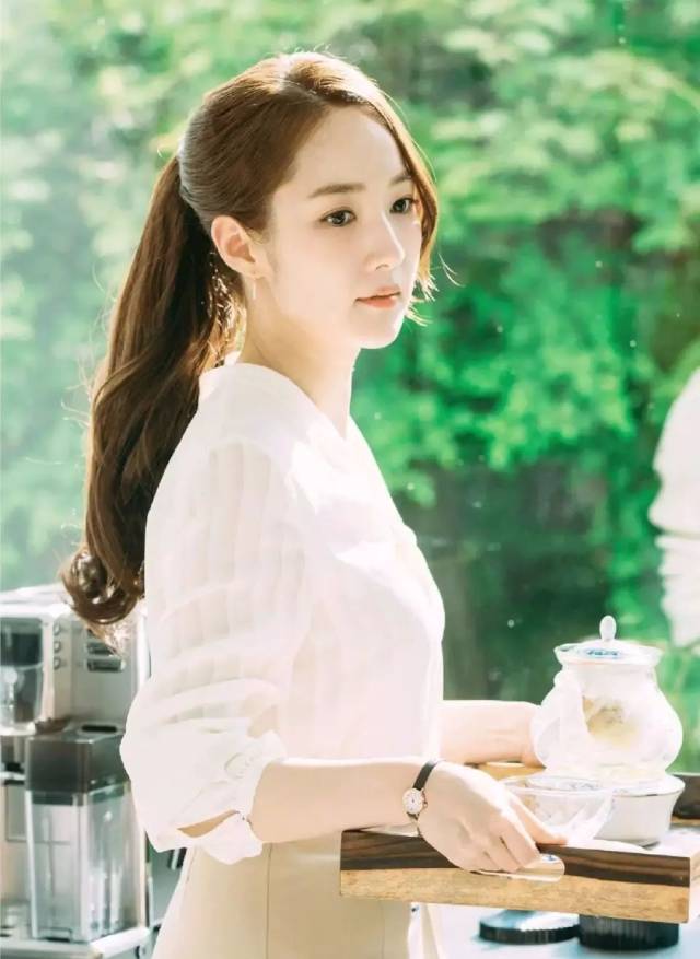 全靠这款发型金秘书才这么美