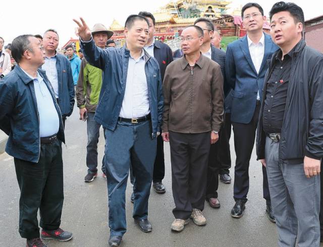 康巴头条丨州委书记刘成鸣在道孚,炉霍,色达三县调研指导工作,就是