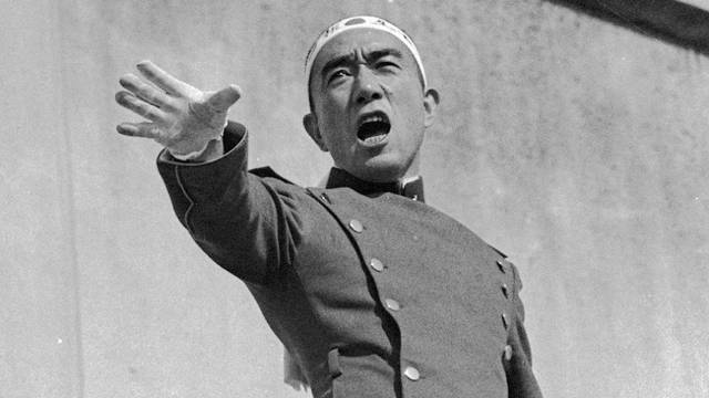 三岛由纪夫在劝说自卫队发动兵变