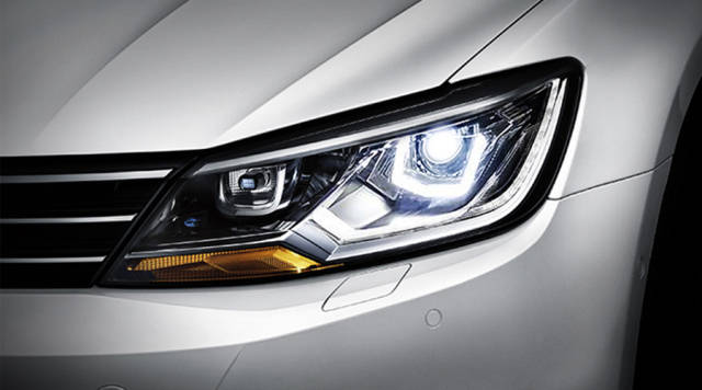 广州女白领大众凌度改装车灯师led大灯,车灯效果瞬间高大上!