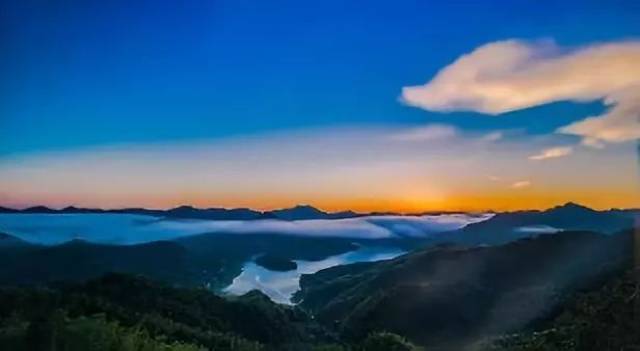 這樣山水如畫的景,就是七月的霍山!