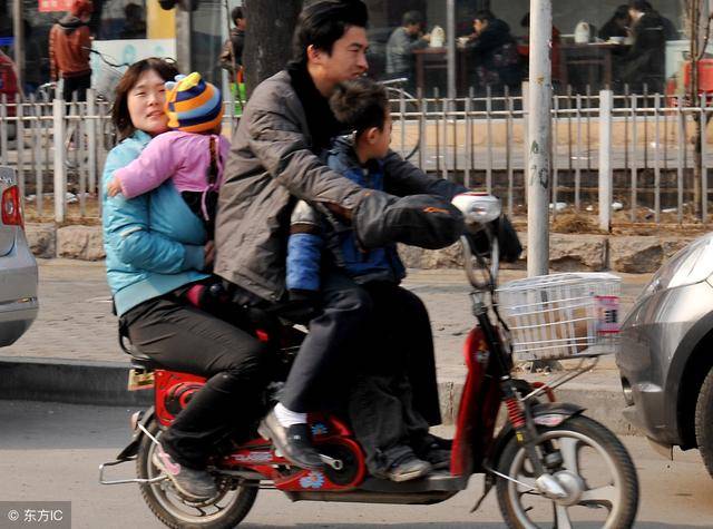 骑电动车不安全,专家建议农民买车,还有补贴,你怎么看?