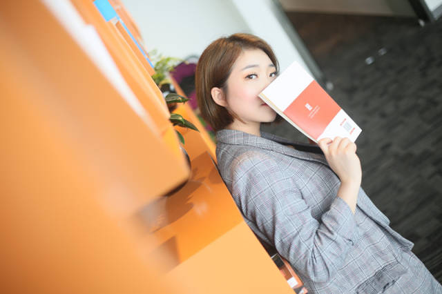 访谈童书涵:生活有苟且,跨过就好!