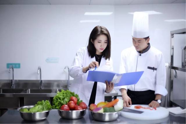 慢病饮食干预：探索健康与美味的平衡之路