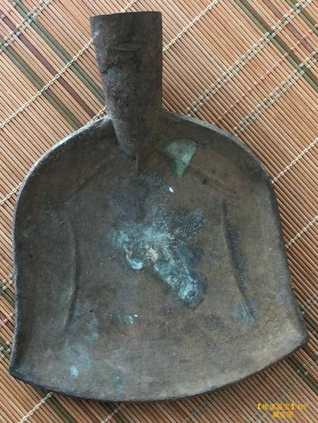 家中有一把明代的农具铜铲,今天价值几何?