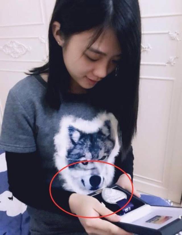 温情表白老婆:你是伟大的母亲据悉,林艳芳今天生产时,刚在瑞士摘得