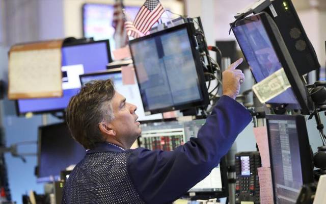 7月11日,交易员在美国纽约证券交易所工作.