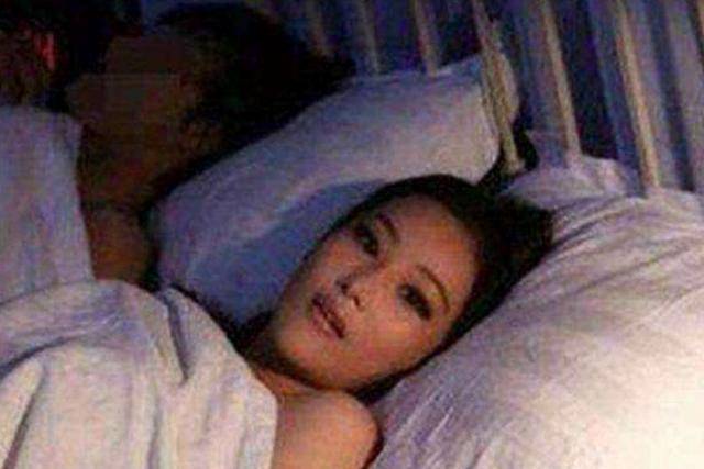 张馨予晒和李晨昔日亲密照!第一张就炸了!网友:范爷能忍?