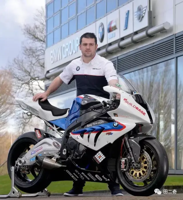 致敬摩托车公路赛家族,著名车手威廉·邓禄普(william dunlop)离世