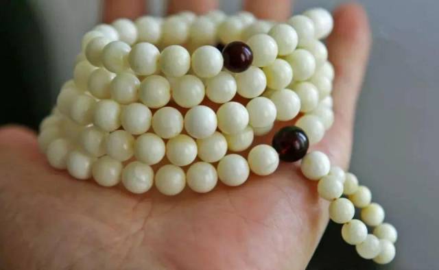 如何区别水煮蜜蜡与天然蜜蜡?你得掌握这5个细节