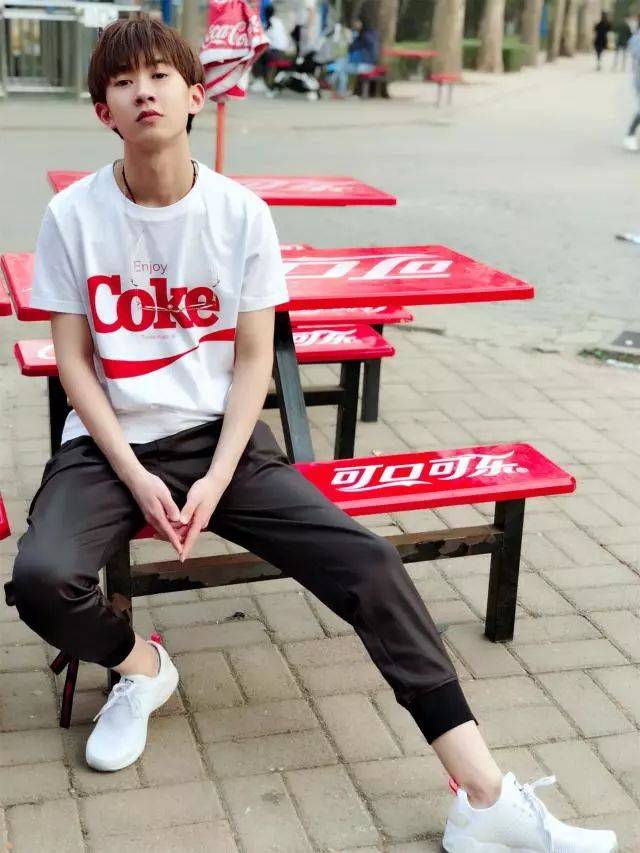 男神刘锐当你信心满怀别人看见的就是光芒万丈的你