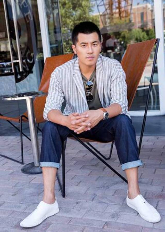 龙虾刑警主演王铮曝街拍自信笃定彰显型男魅力