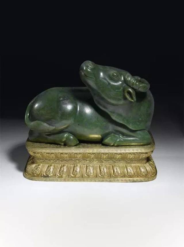 埃斯卡纳齐藏品 清乾隆碧玉卧牛