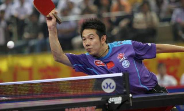 他为国乒陪练而做出牺牲改打法,没想到练成一招独特