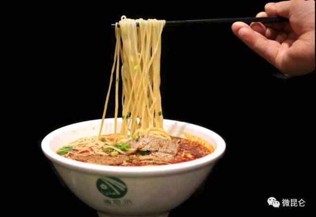 1980年,青海省海东地区20多万农民走出山区,用"牛肉拉面"脱贫致富