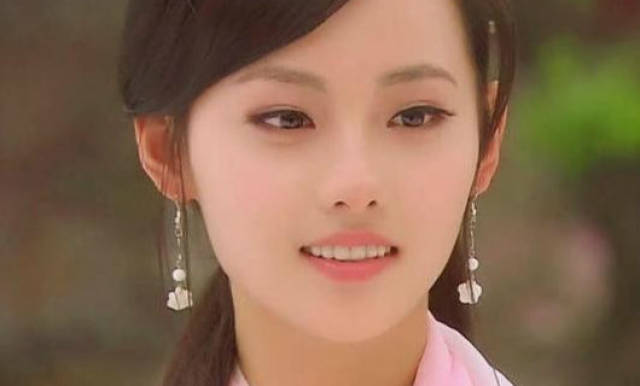 中国最小家碧玉的6位女星,霍思燕第三,第一我