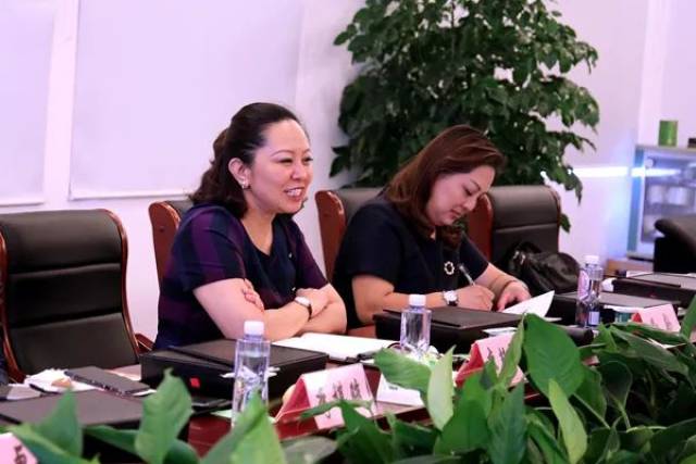 关注| 立洋教育集团董事长李艳萍一行到访我校