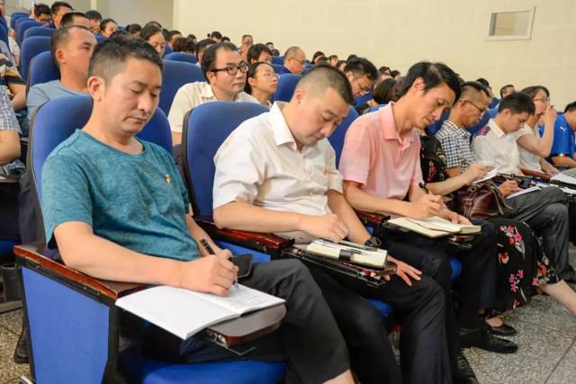 【要闻】梁亚荣同志为全区教育系统讲授廉政党课_手机搜狐网