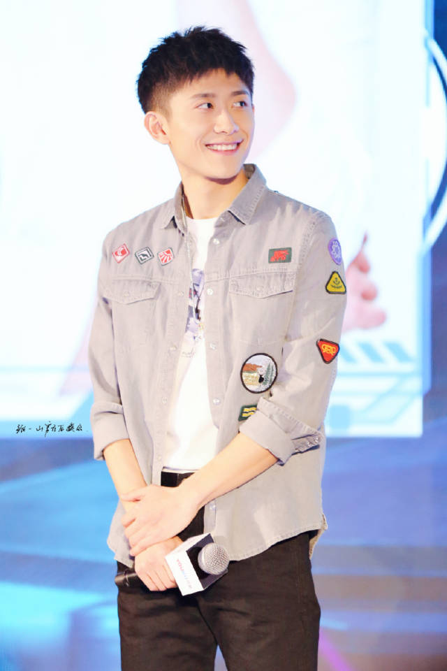 张一山厉害了!身穿篮球服阳光又帅气,网友:男神非他莫属!