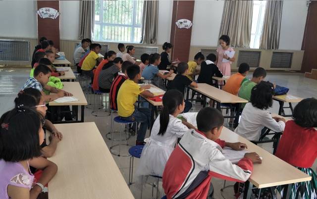 大桥乡英买里村的"六点半课堂"开课了!_手机搜狐网