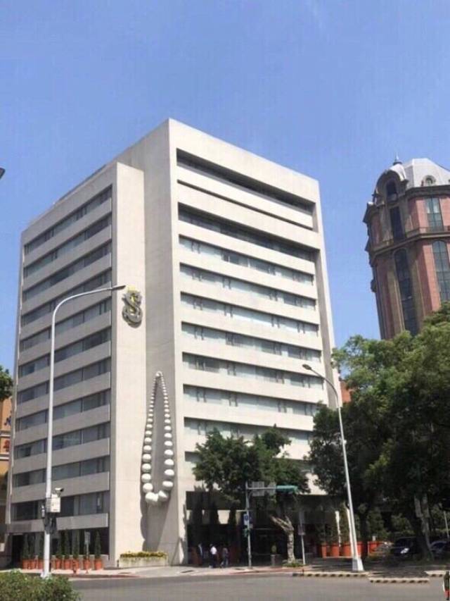 s hotel的选址可以说是 把台北市内最后一个能被称为"顶级"的地段给包