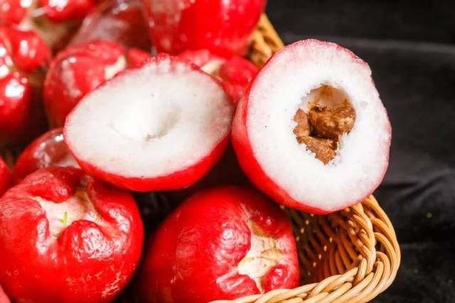 百出 木瓜银耳,木瓜牛奶,木瓜奶冻 都是夏天不可或缺的美味哦 莲雾