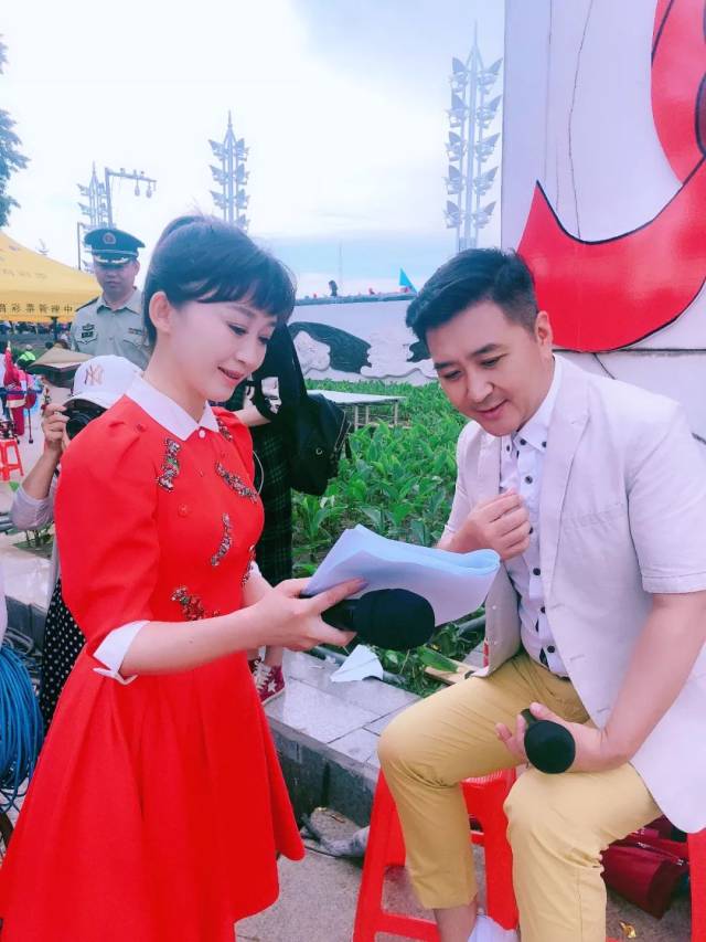 鞠萍姐姐为小朋友们写下寄语