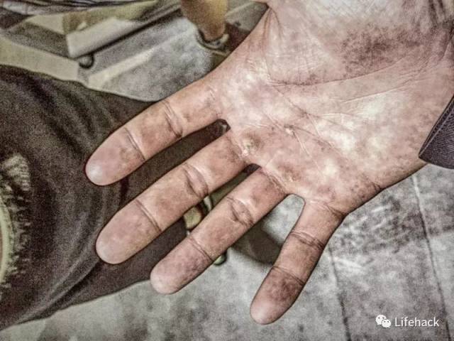 肌肉男的手,原来这么"丑"