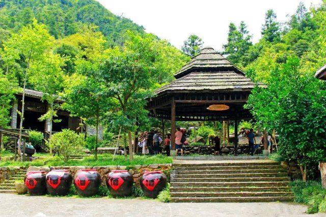 7月20號~已成團 | 賀州紫雲仙景,姑婆山,玉石林,黃姚古鎮高鐵三天遊