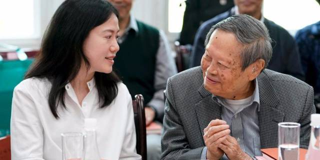 杨振宁不迷信中药养生汤翁帆他说不信照样喝
