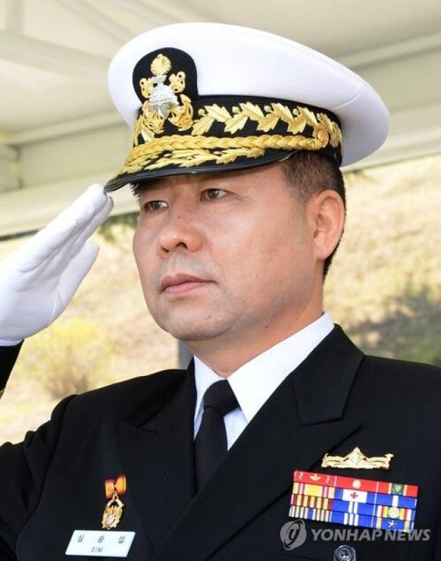 新任海军装备部部长图片