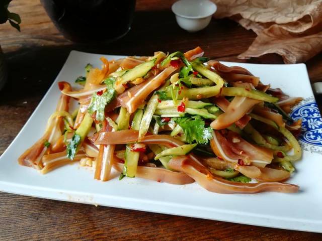 假如给以一瓶凉啤酒,让你选下酒菜,你会选下面哪个菜肴?