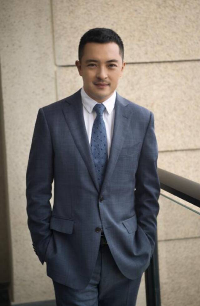 富大龙东四牌楼东顺利杀青低调敬业获全组敬重