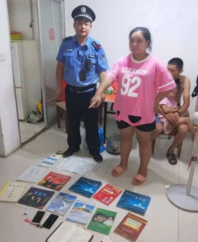 临桂有人悬挂了一条血泪控诉传销的巨大条幅!