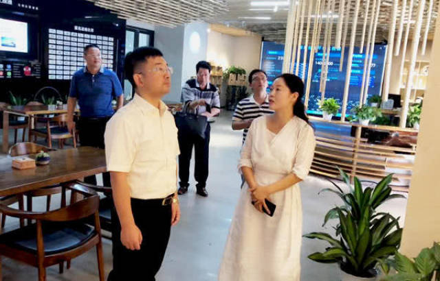 江西省资溪县县长黄智迅带队考察颐高集团_手机搜狐网