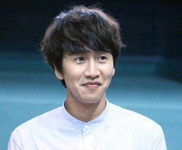 哈皮涛涛:李光洙妹妹近照曝光,长相惹争议,网友:估计宋仲基都甘拜下风