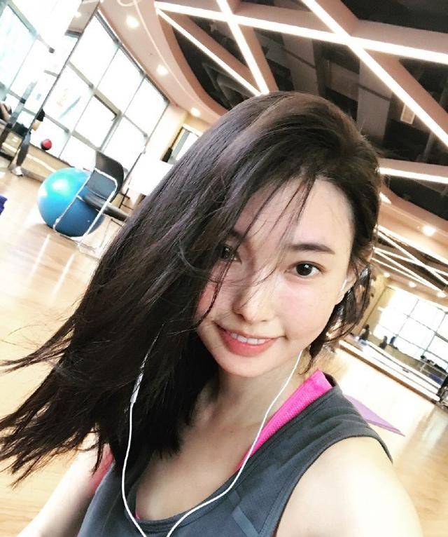 28岁童菲近照曝光!王晶力捧她演过8部电影,真人秀还艳压熊黛林