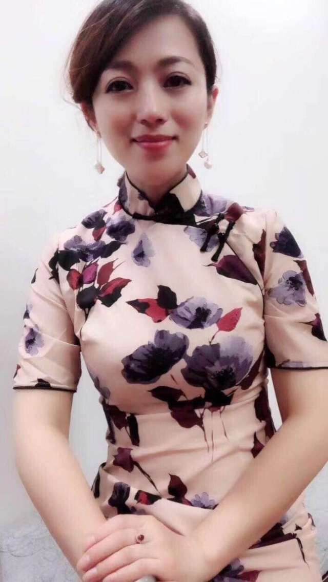 抖音又一女神"桃小幺"爆红, 网友: 眼神真的可以放电!