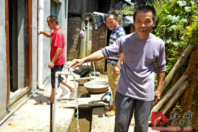 "白花花"的自来水入户来.