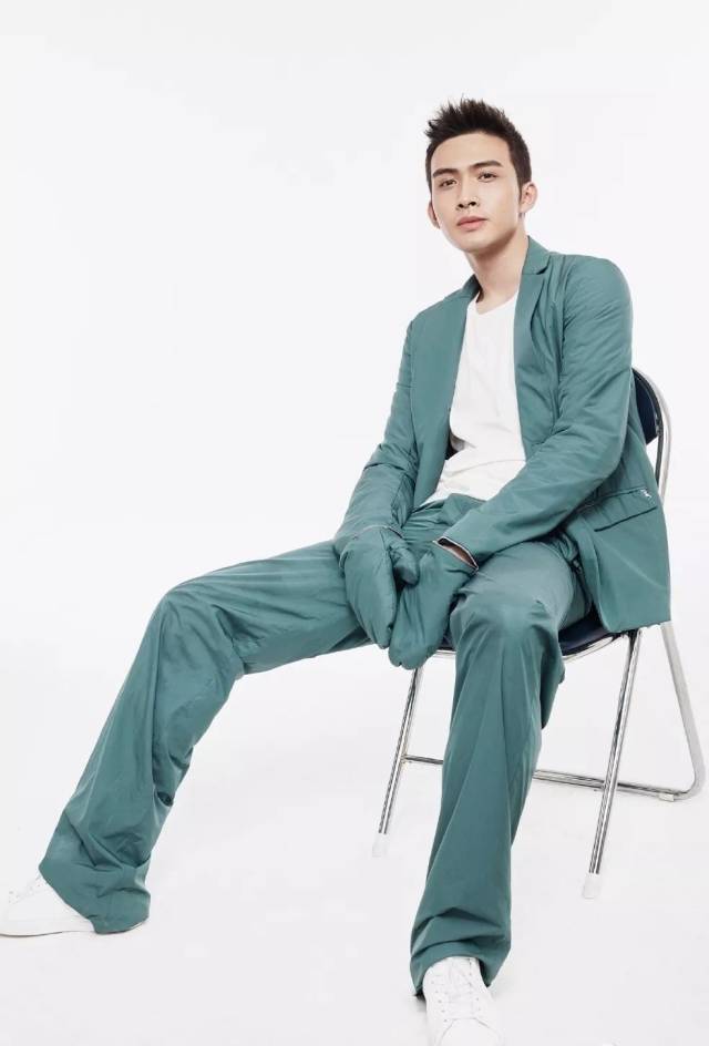 "史上颜值最高的秦始皇"——张彬彬