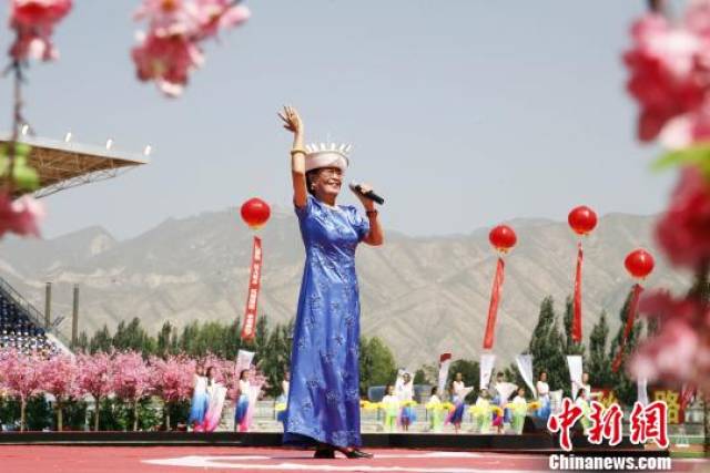 青海省第三届丝路花儿艺术节启幕 广邀唱家漫花儿