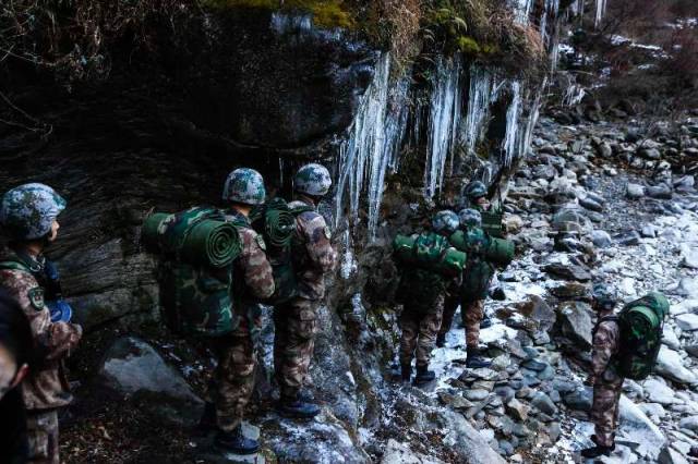 2018年1月10日,西藏自治區,山南軍分區邊防某營官兵在執行巡邏任. .