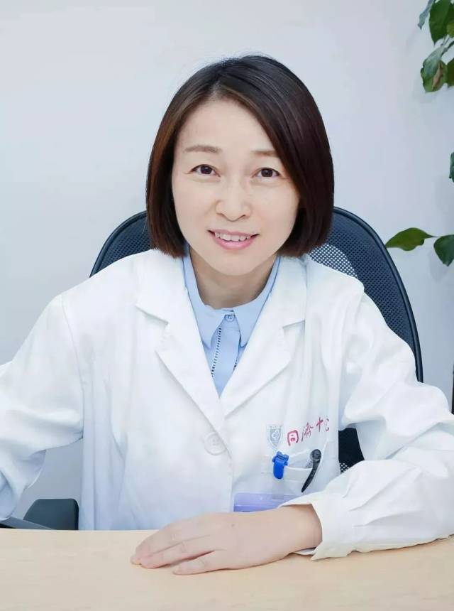 包含北京大学第三医院、护士全程协助陪同号贩子挂号的词条