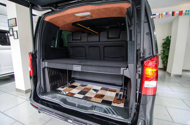 进口奔驰v级商务车百样多变的后尾门车厢,你有见过吗?