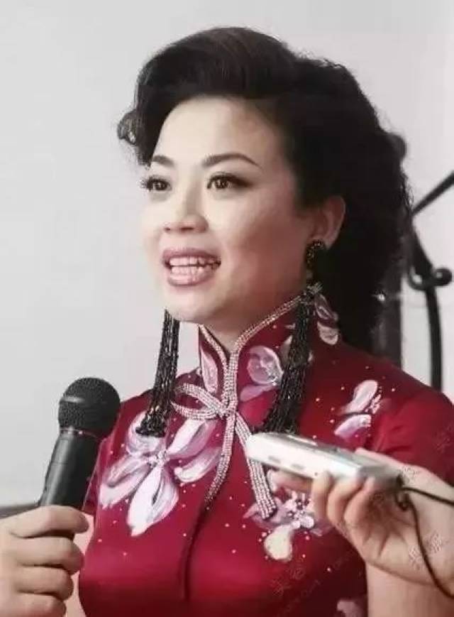 民歌花旦张也,用70件旗袍,惊艳诠释何为旗袍女王!_搜狐网