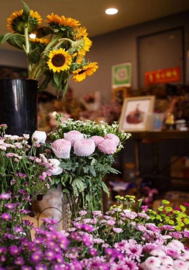 淡雅温馨的复古花店,宛如爱丽丝的梦幻仙境!