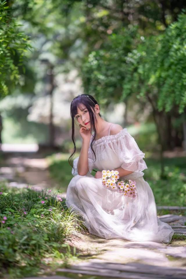 使用索尼A7R3 拍摄夏日阿花人像